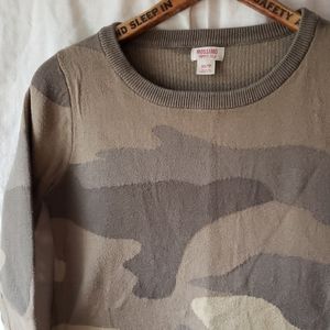 ⚘3for$20⚘Camo Sweater